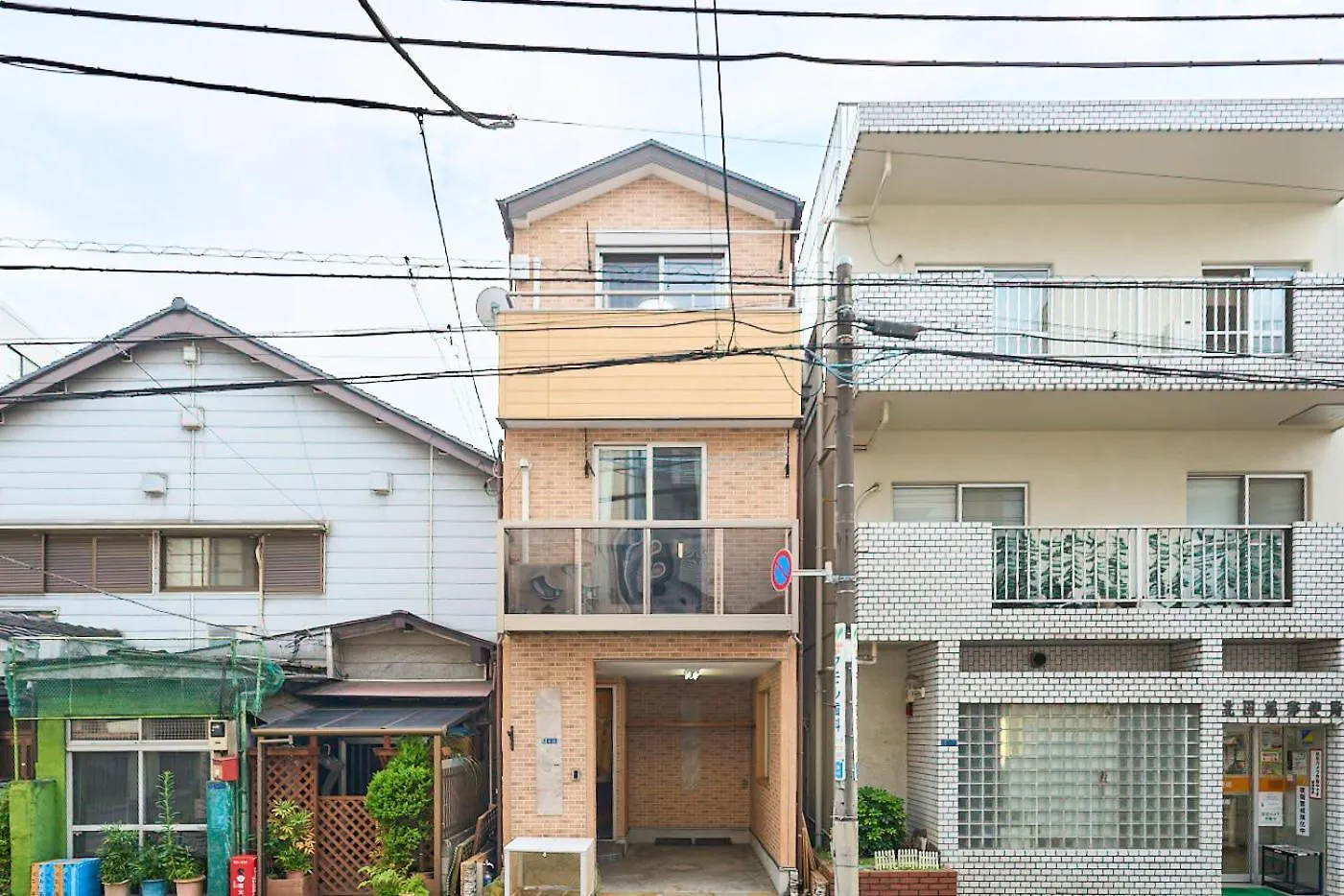 2S Jr Yamanote Komagome, 3 Storey 101Sq 4Br, Freepark Tokyo