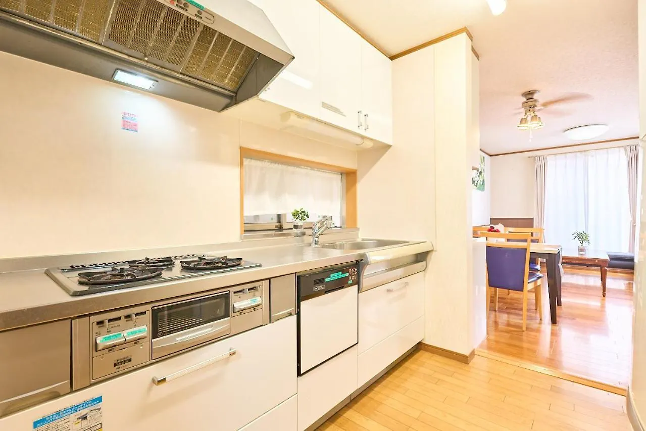 2S Jr Yamanote Komagome, 3 Storey 101Sq 4Br, Freepark Präfektur Tokio Ferienhaus
