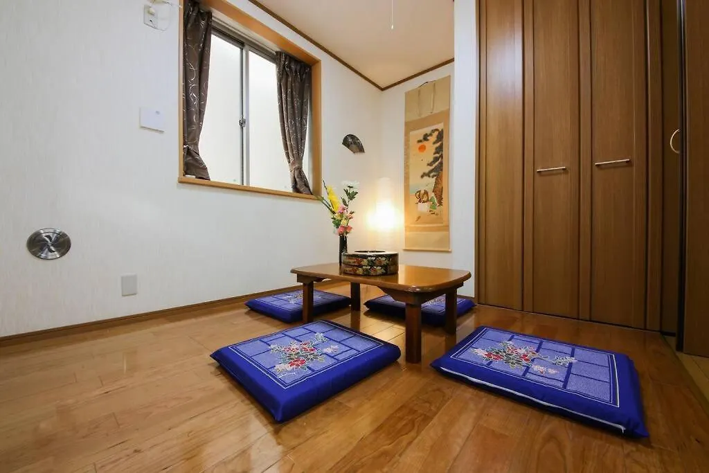 2S Jr Yamanote Komagome, 3 Storey 101Sq 4Br, Freepark Tokyo Japan