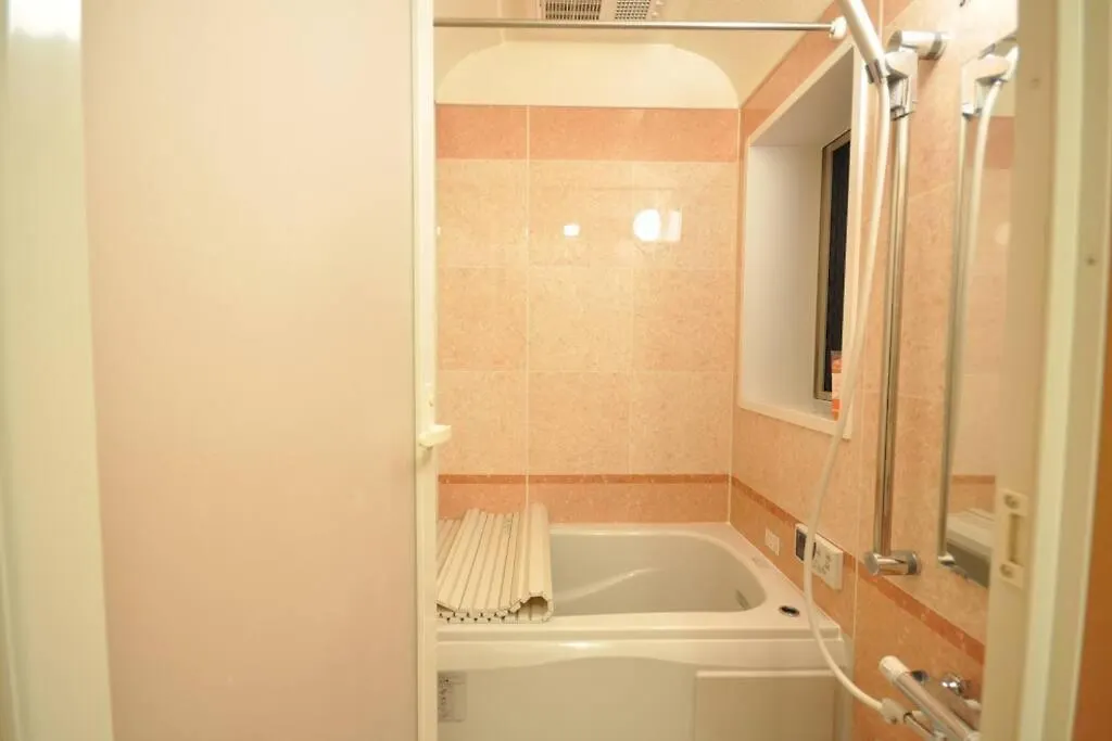 2S Jr Yamanote Komagome, 3 Storey 101Sq 4Br, Freepark Tokyo Japan