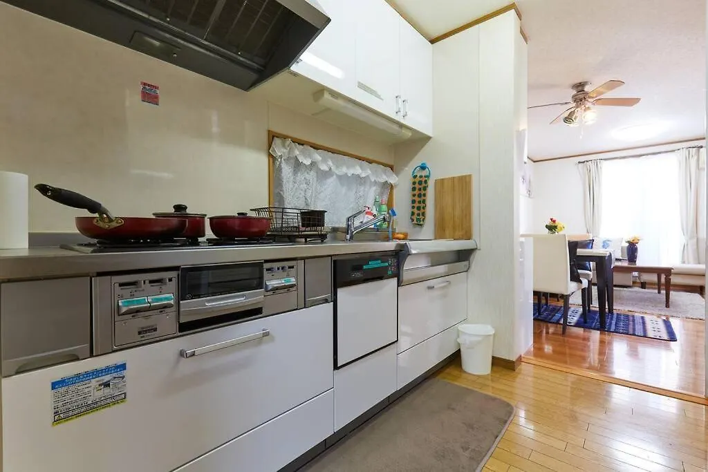Holiday home 2S Jr Yamanote Komagome, 3 Storey 101Sq 4Br, Freepark Tokyo