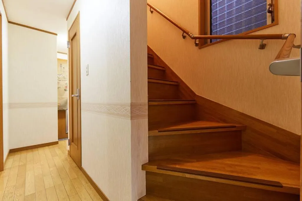 2S Jr Yamanote Komagome, 3 Storey 101Sq 4Br, Freepark Tokyo Japan