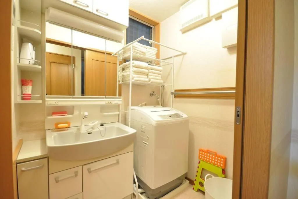 2S Jr Yamanote Komagome, 3 Storey 101Sq 4Br, Freepark Tokyo