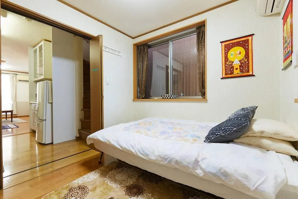 Holiday home 2S Jr Yamanote Komagome, 3 Storey 101Sq 4Br, Freepark Tokyo
