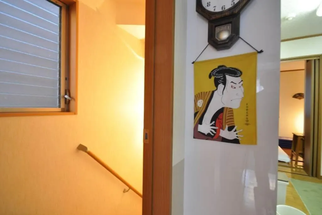 2S Jr Yamanote Komagome, 3 Storey 101Sq 4Br, Freepark Tokyo Japan