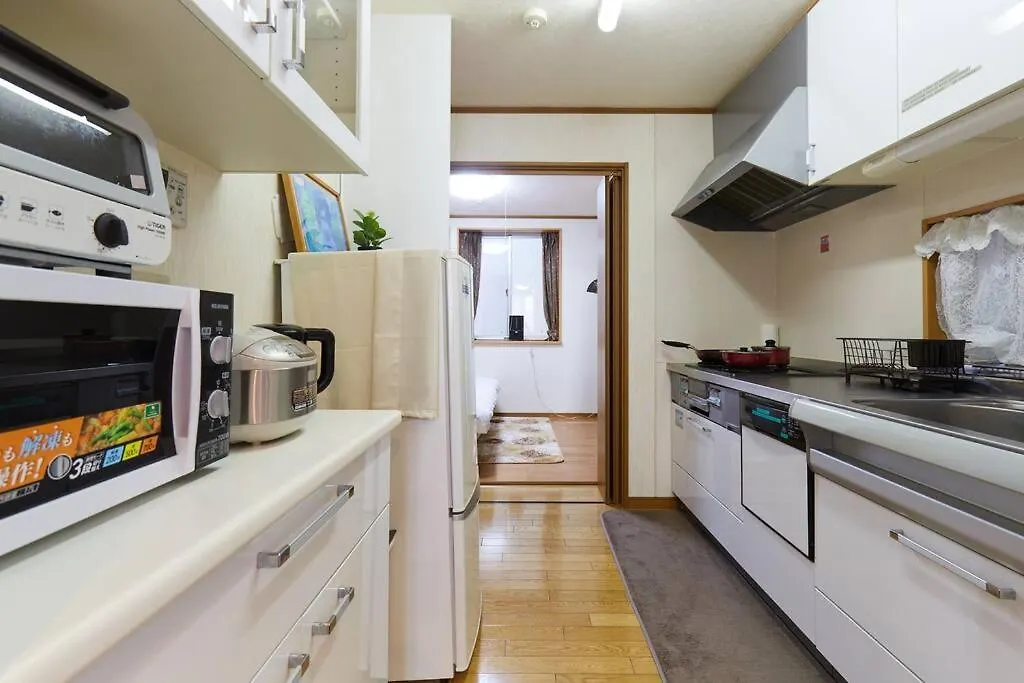 2S Jr Yamanote Komagome, 3 Storey 101Sq 4Br, Freepark Tokyo 0*,