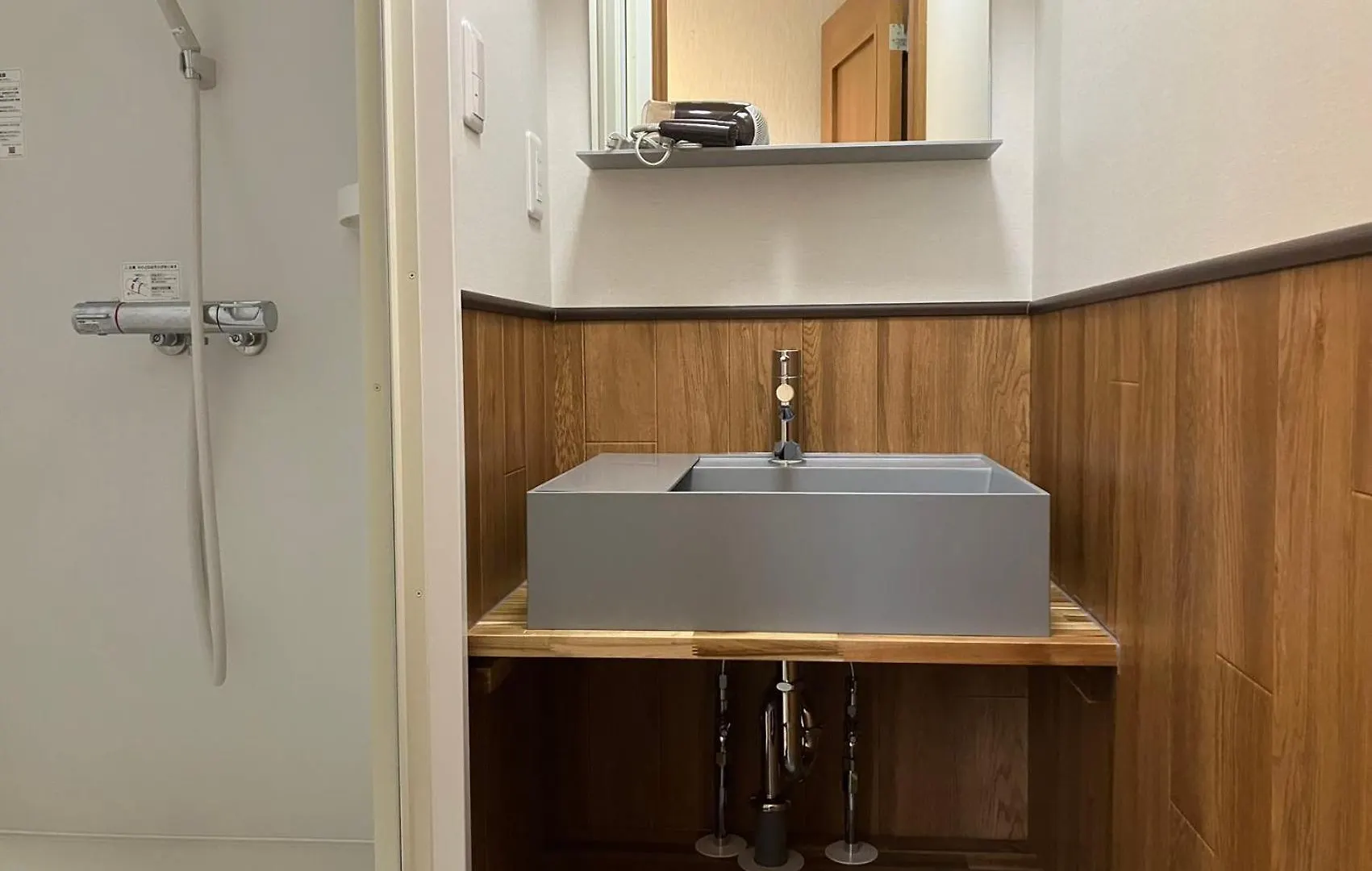 2S Jr Yamanote Komagome, 3 Storey 101Sq 4Br, Freepark Tokyo Japan