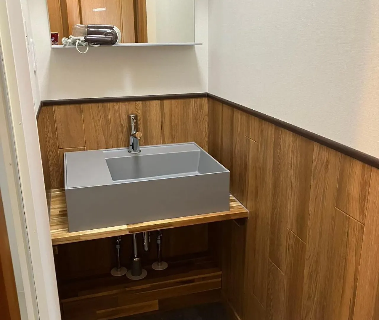 2S Jr Yamanote Komagome, 3 Storey 101Sq 4Br, Freepark Tokyo 0*,  Japan
