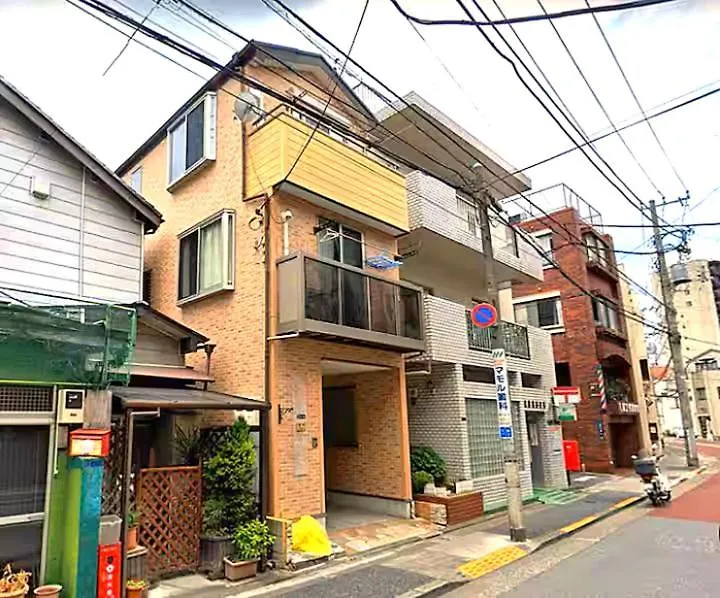 2S Jr Yamanote Komagome, 3 Storey 101Sq 4Br, Freepark Токио 0*,  Япония