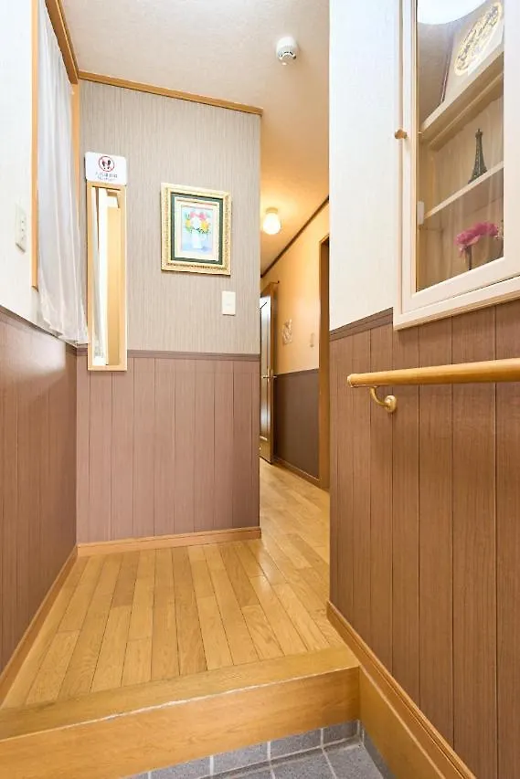 2S Jr Yamanote Komagome, 3 Storey 101Sq 4Br, Freepark Токио 0*,